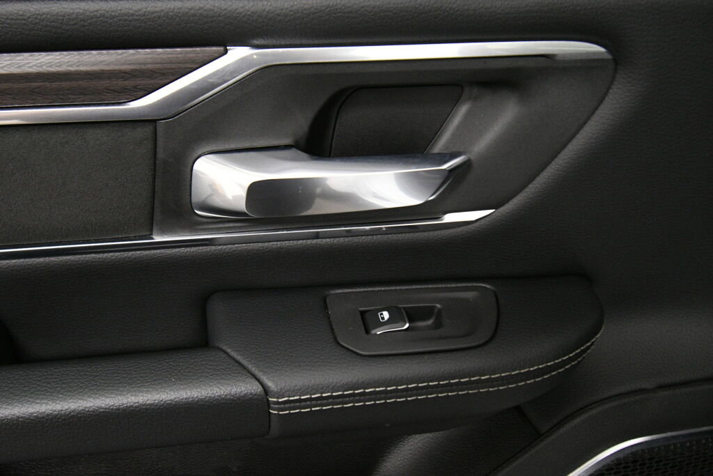 Used 2026 RAM 1500 Laramie AWD/4WD image 21