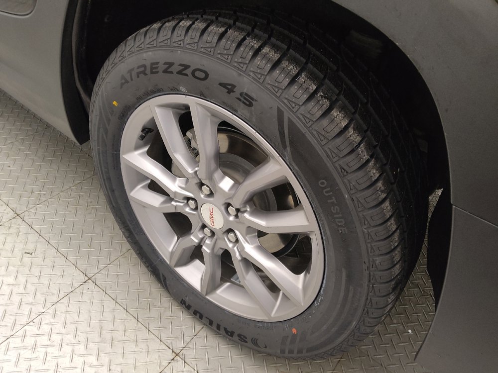 Used 2022 GMC Terrain SLT w/ LPO, 'HIT The Road' Package image 31