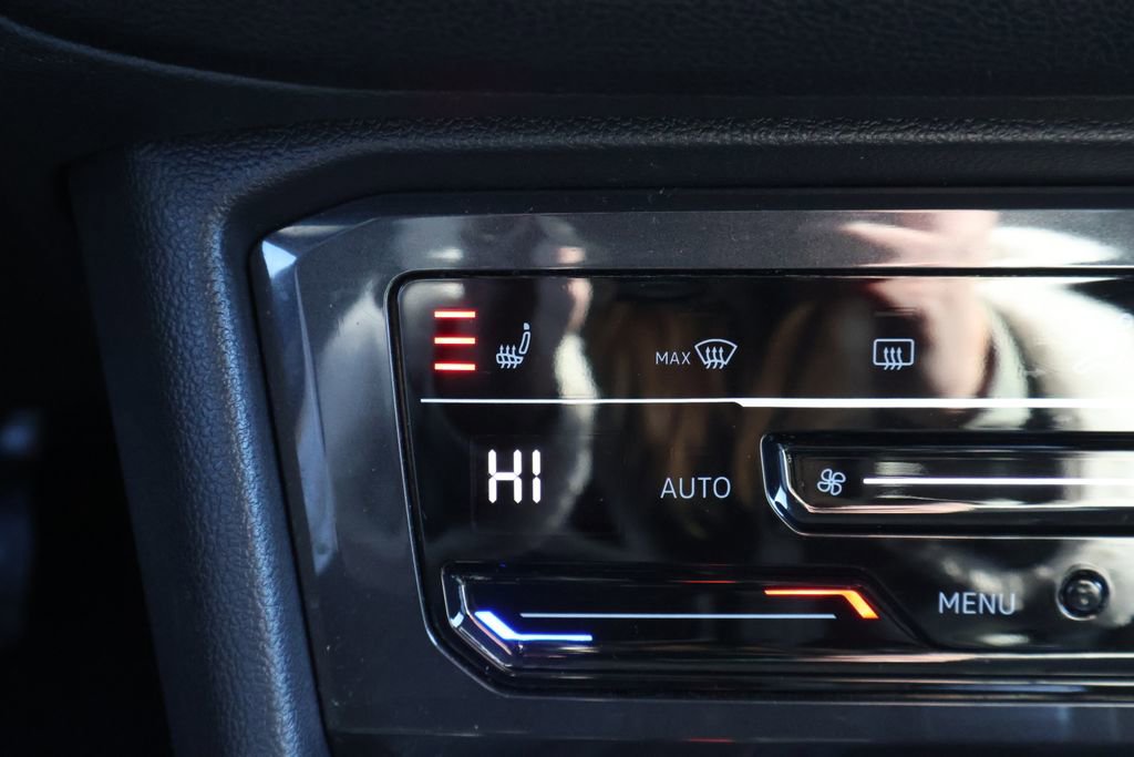Used 2024 Volkswagen Tiguan Wolfsburg Edition image 18