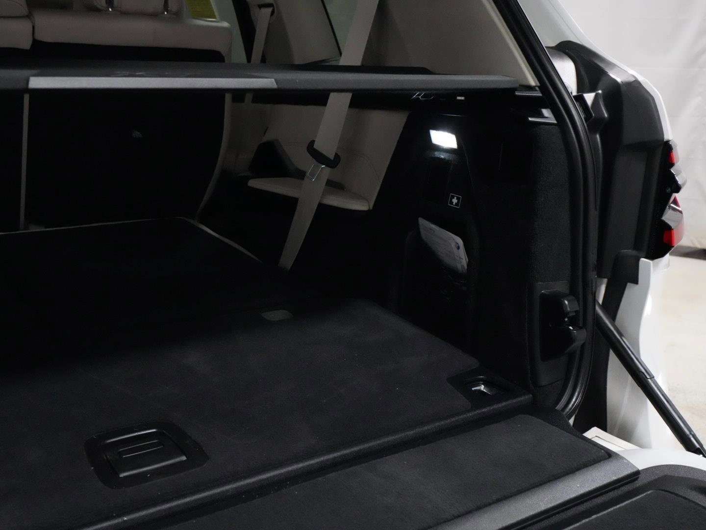 Certified 2024 BMW X7 xDrive40i w/ Executive Package image 28