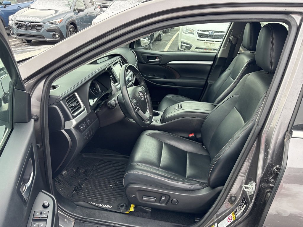 Used 2018 Toyota Highlander XLE image 9