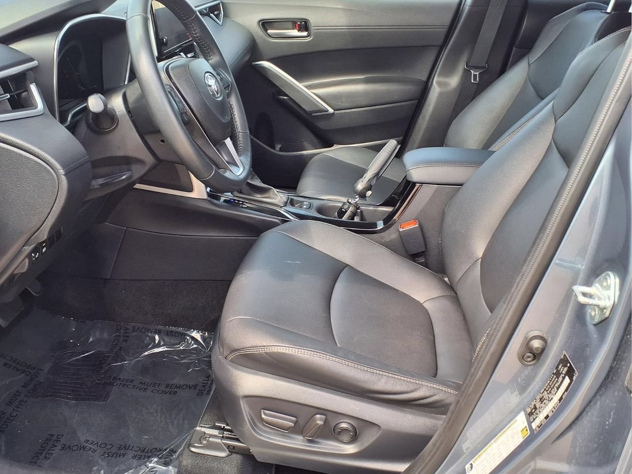 Used 2025 Toyota Corolla Cross XLE FWD image 13