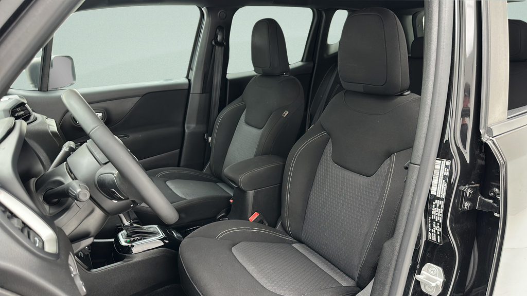 Used 2021 Jeep Renegade Latitude AWD/4WD image 14