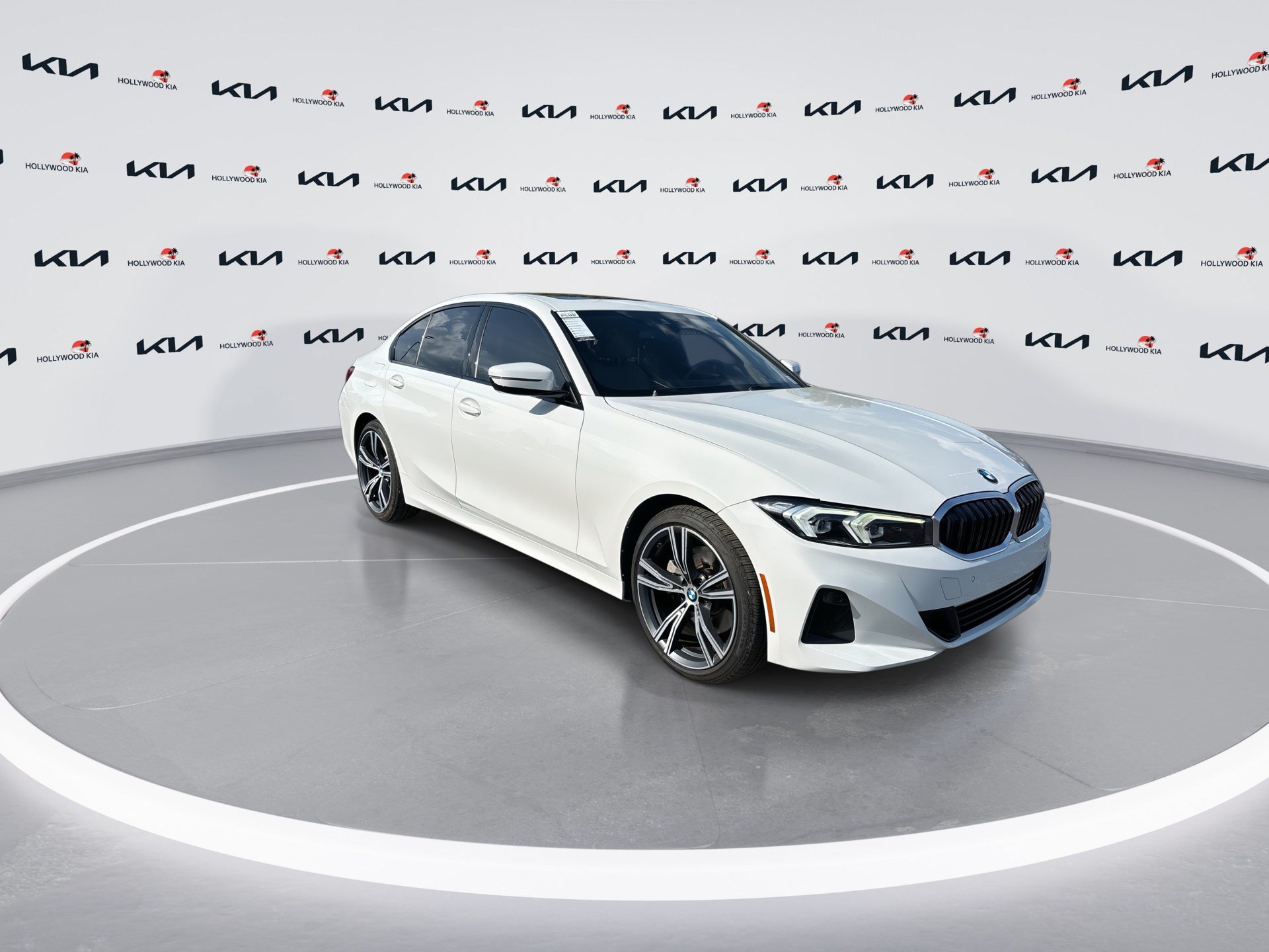 Used 2023 BMW 330i Sedan w/ Convenience Package RWD image 2