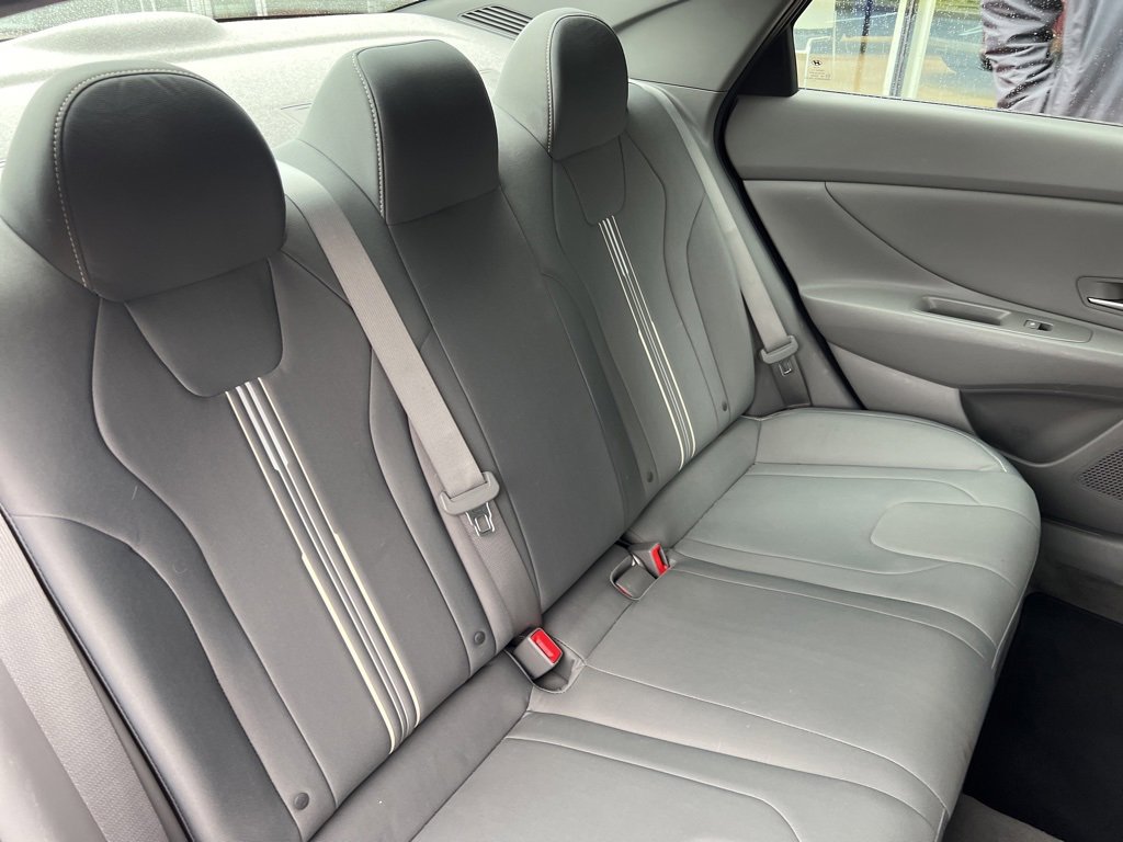 Used 2022 Hyundai Elantra SEL w/ Convenience Package image 11