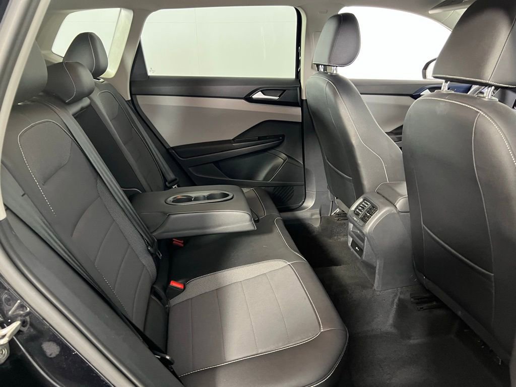 Used 2022 Volkswagen Taos SE image 29