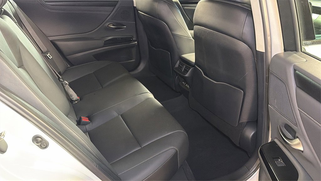 Certified 2024 Lexus ES 350 w/ Premium Package image 13