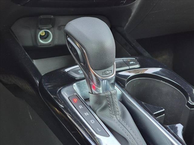Used 2025 Chevrolet Trax LT w/ LT Convenience Package FWD image 12