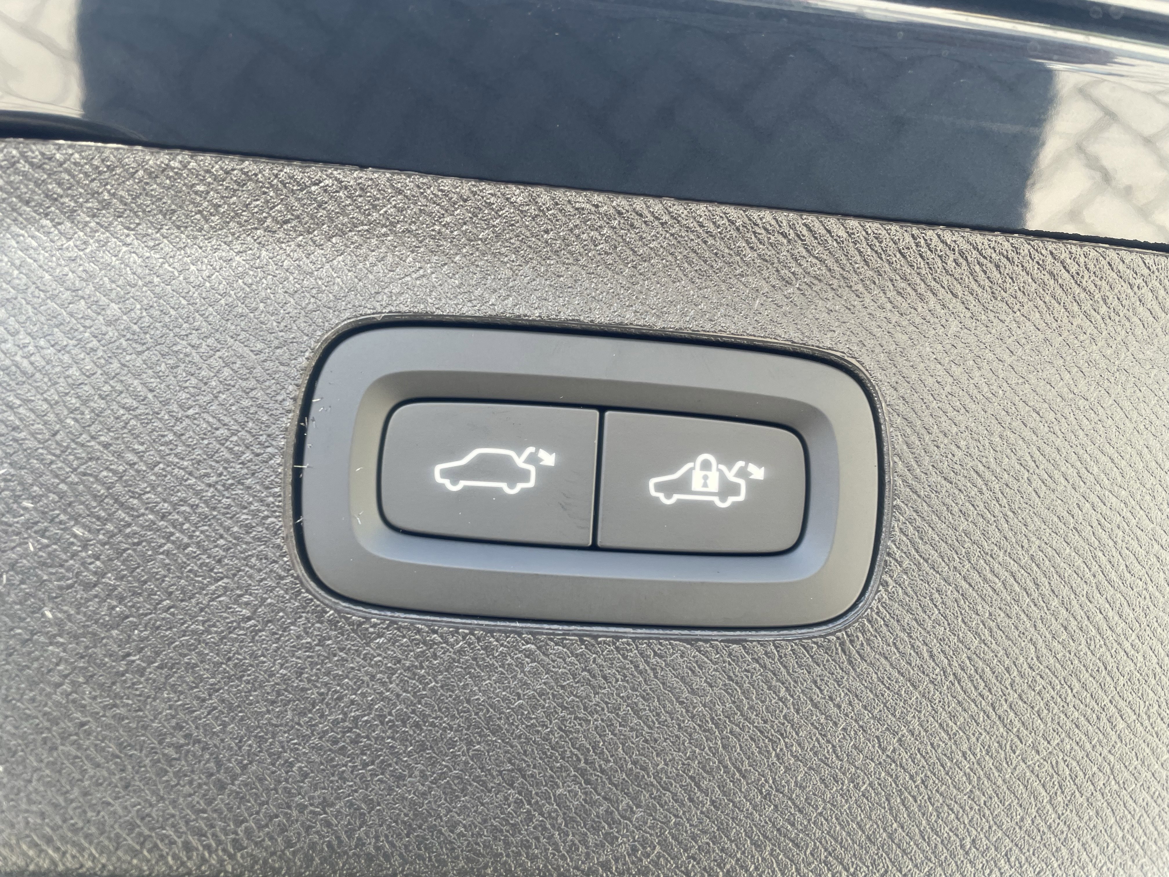 New 2026 Volvo XC90 B6 Ultra w/ Protection Package image 10