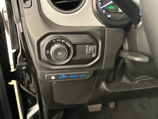 Used 2024 Jeep Wrangler Unlimited image 19