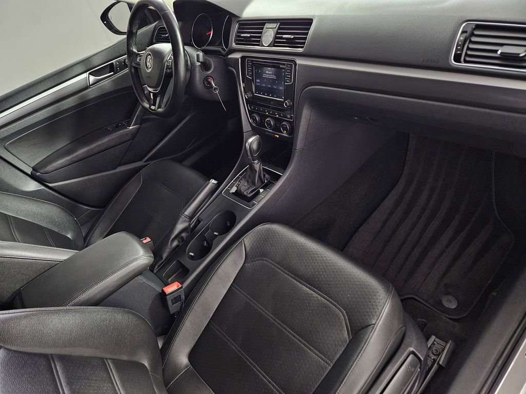 Used 2017 Volkswagen Passat 1.8T R-Line FWD image 29