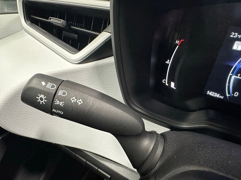 Used 2025 Toyota Corolla SE w/ SE Premium Package image 20