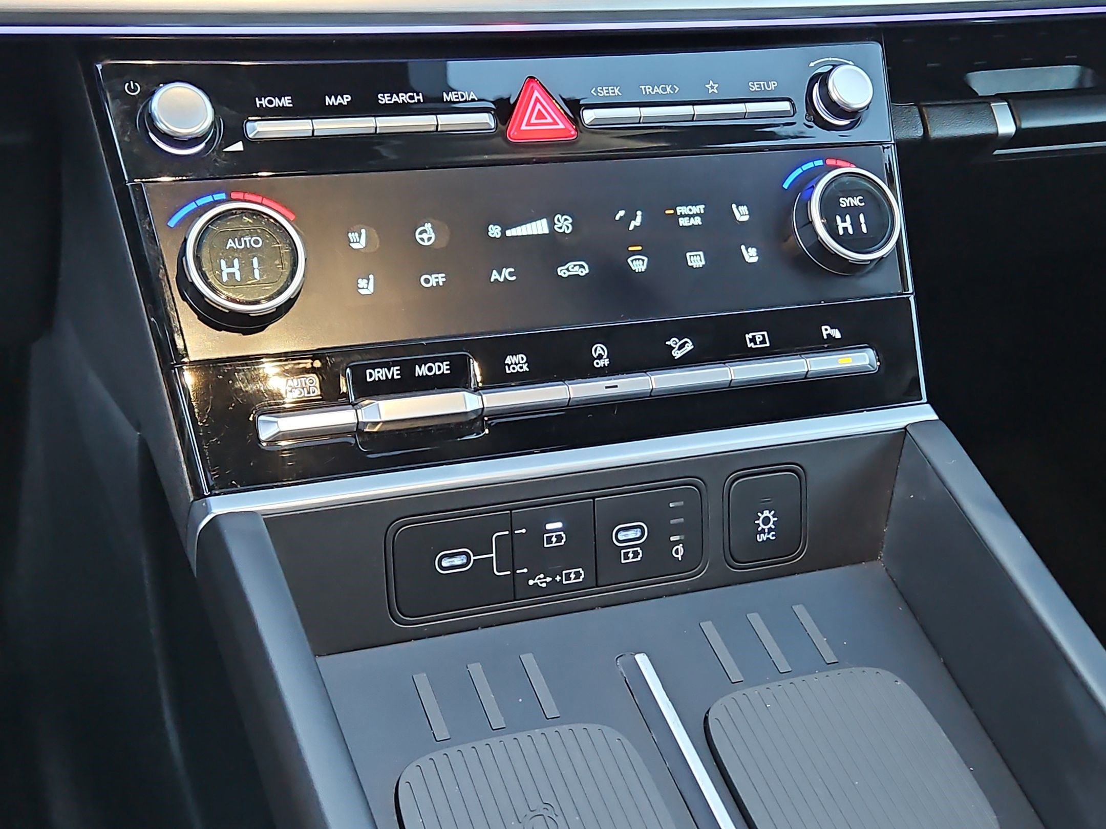 Used 2025 Hyundai Santa Fe Limited image 29