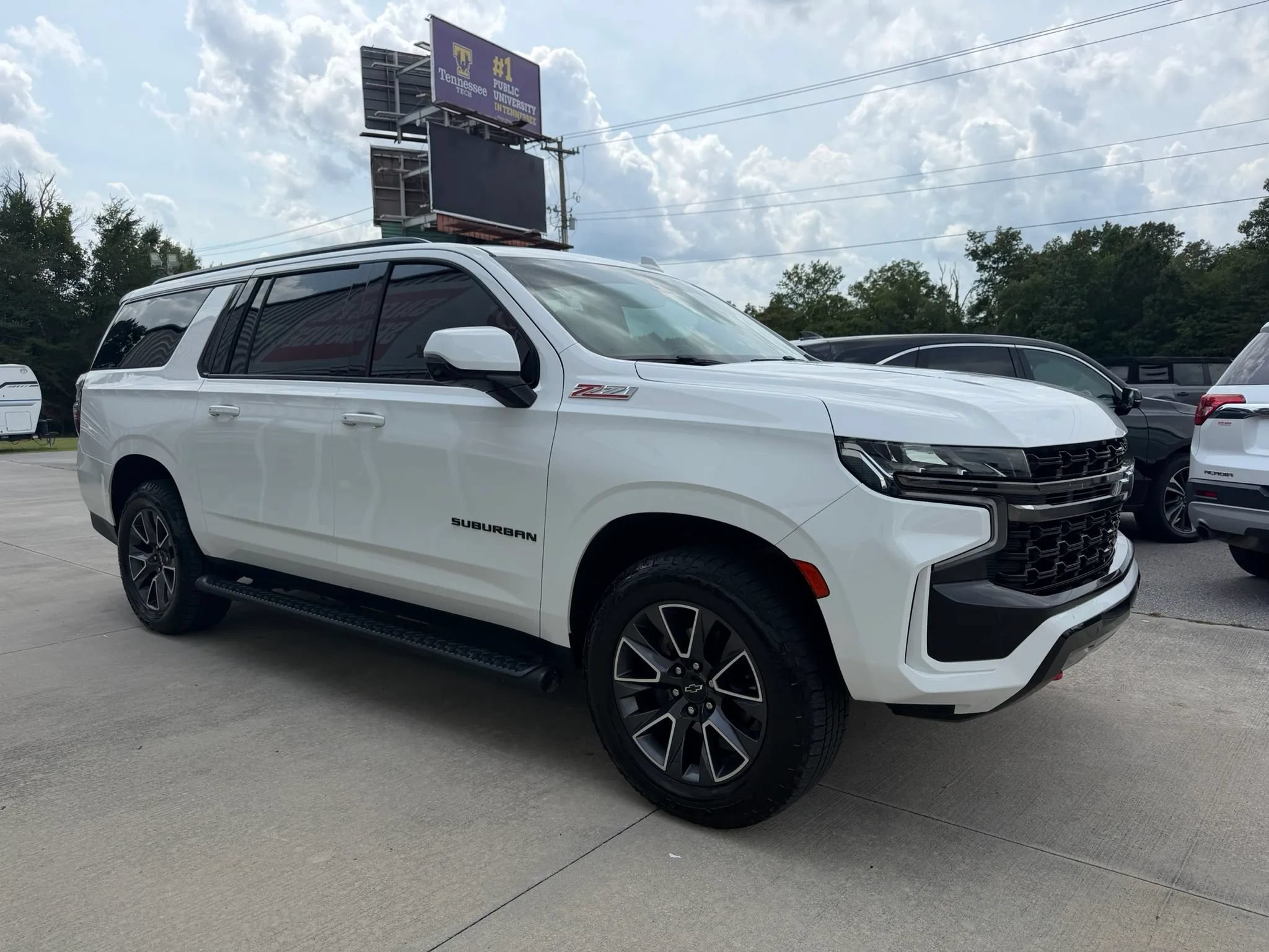 Used 2021 Chevrolet Suburban Z71 w/ Luxury Package AWD/4WD image 31