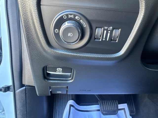 Used 2021 Jeep Grand Cherokee L Limited w/ Luxury Tech Group II AWD/4WD image 17