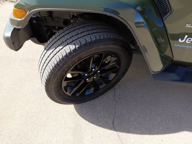 Used 2023 Jeep Wrangler Unlimited Sahara w/ Cold Weather Group image 35