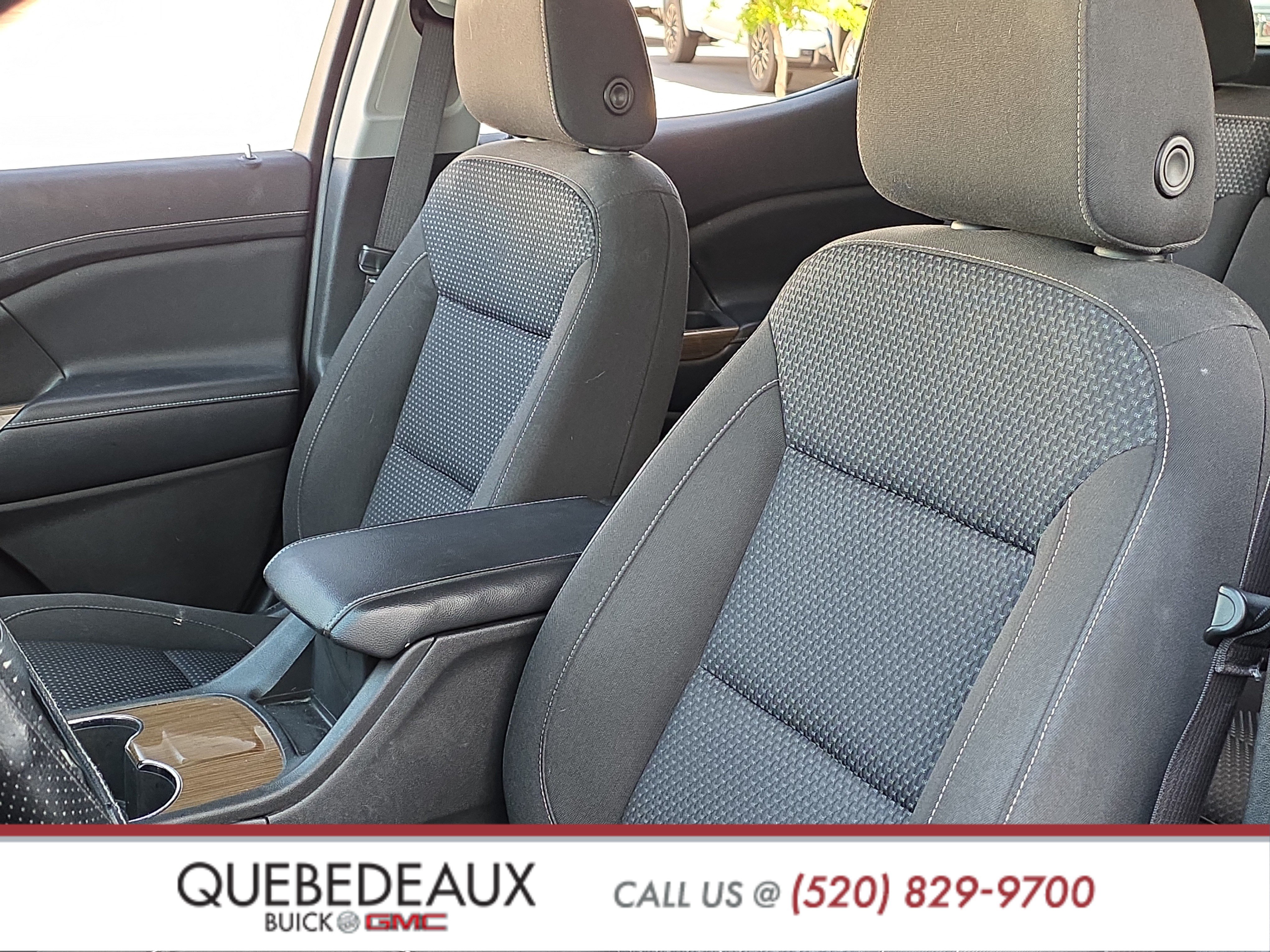 Used 2020 GMC Acadia SLE w/ LPO, Black Accent Package FWD image 11