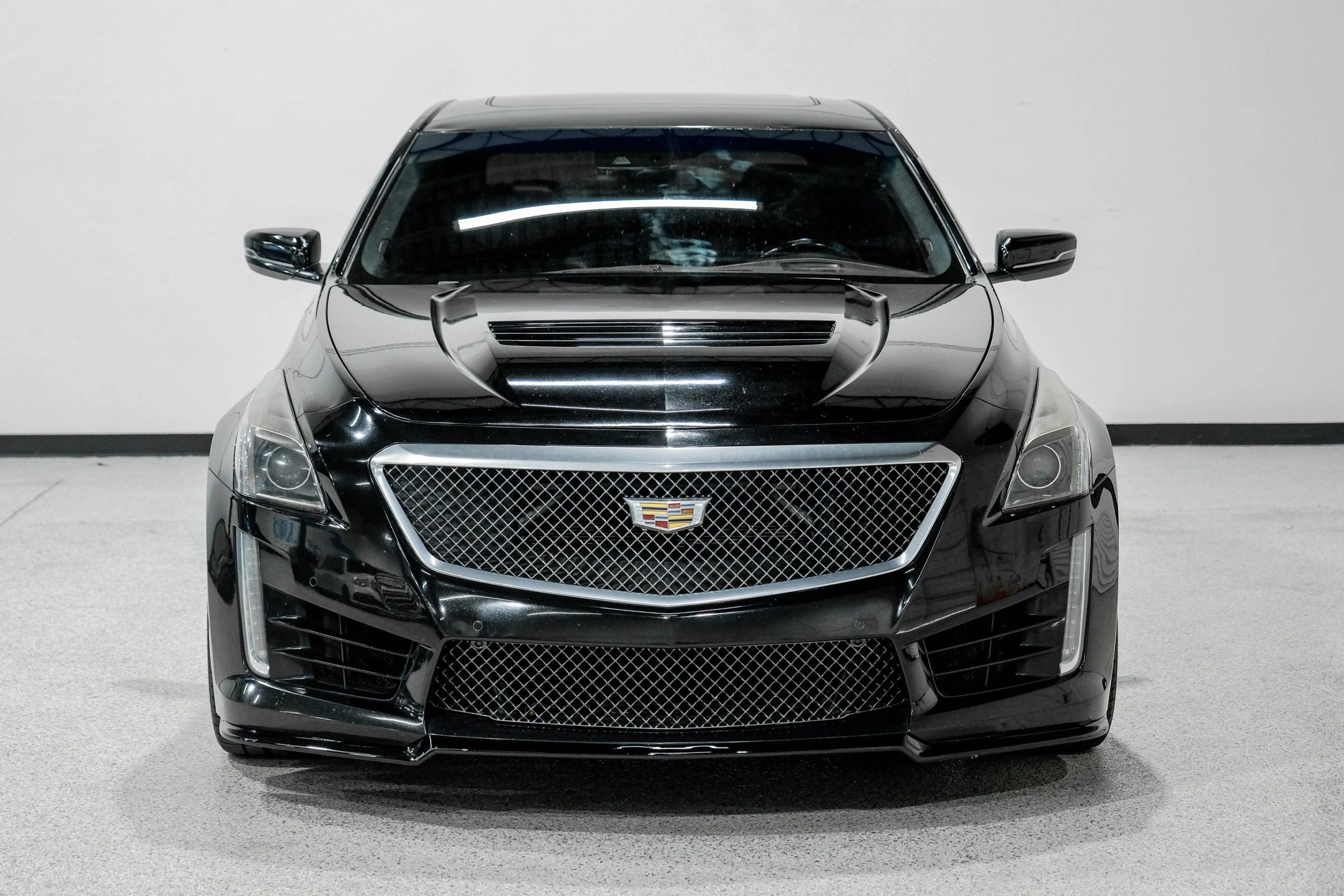 Used 2018 Cadillac CTS V w/ Luxury Package image 3