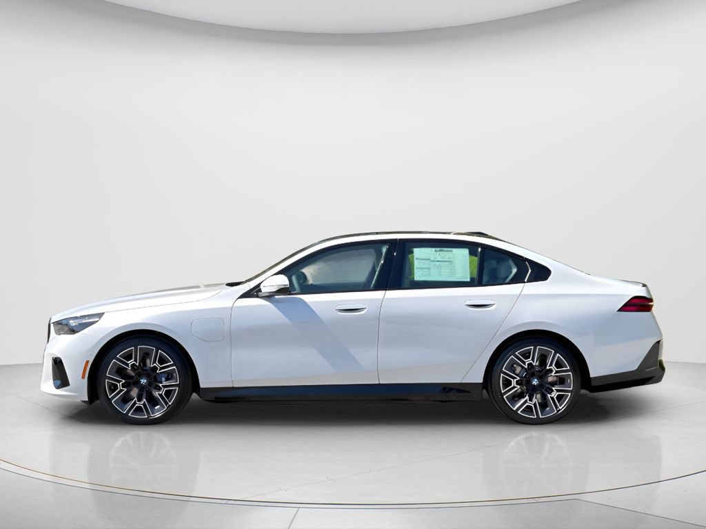 New 2027 BMW 550e xDrive w/ Executive Package AWD/4WD image 8