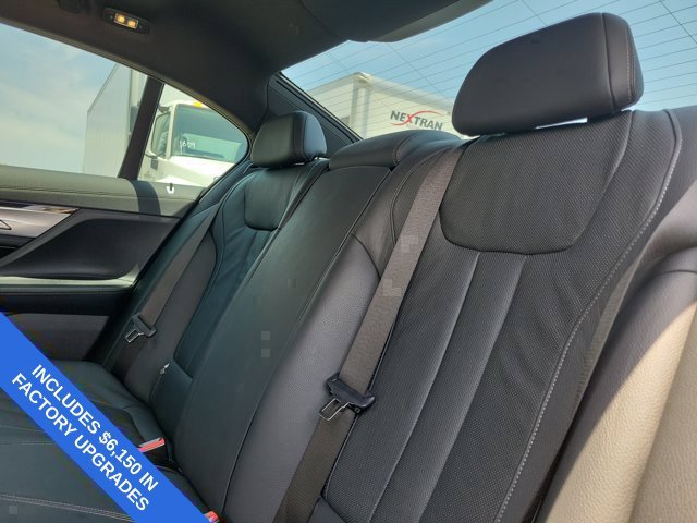 Used 2022 BMW 740i w/ M Sport Package RWD image 14