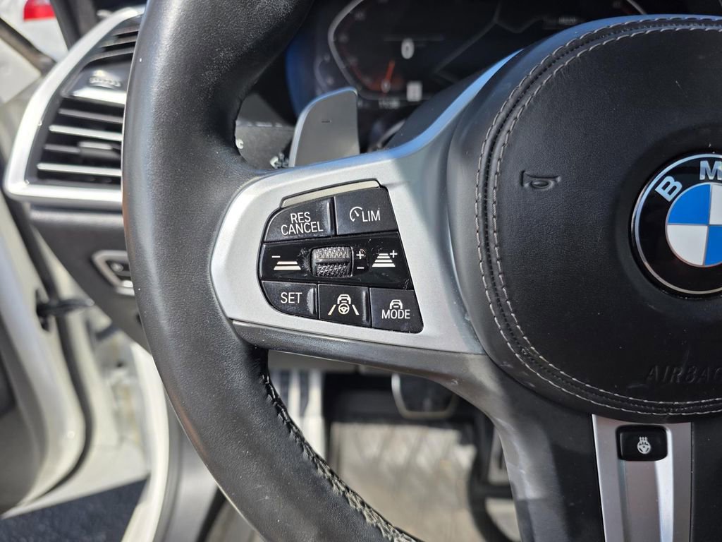 Used 2022 BMW X7 xDrive40i w/ M Sport Package image 17