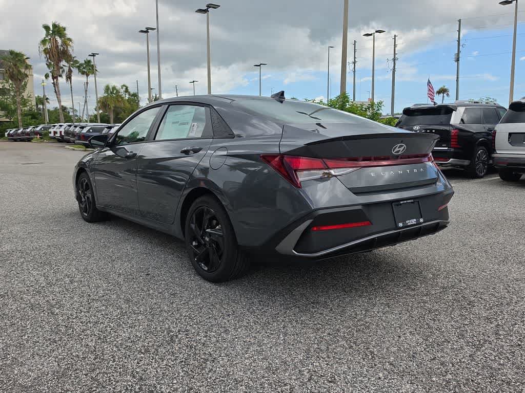 New 2026 Hyundai Elantra SEL Sport FWD image 4