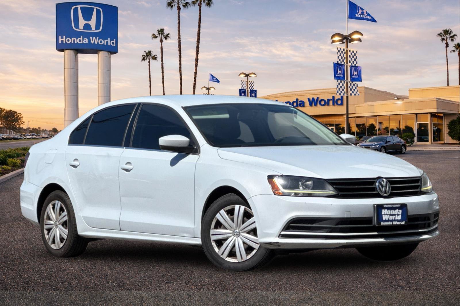 Used 2017 Volkswagen Jetta S FWD image 2