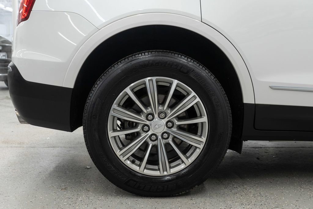Used 2017 Cadillac XT5 Luxury w/ Driver Awareness Package AWD/4WD image 34