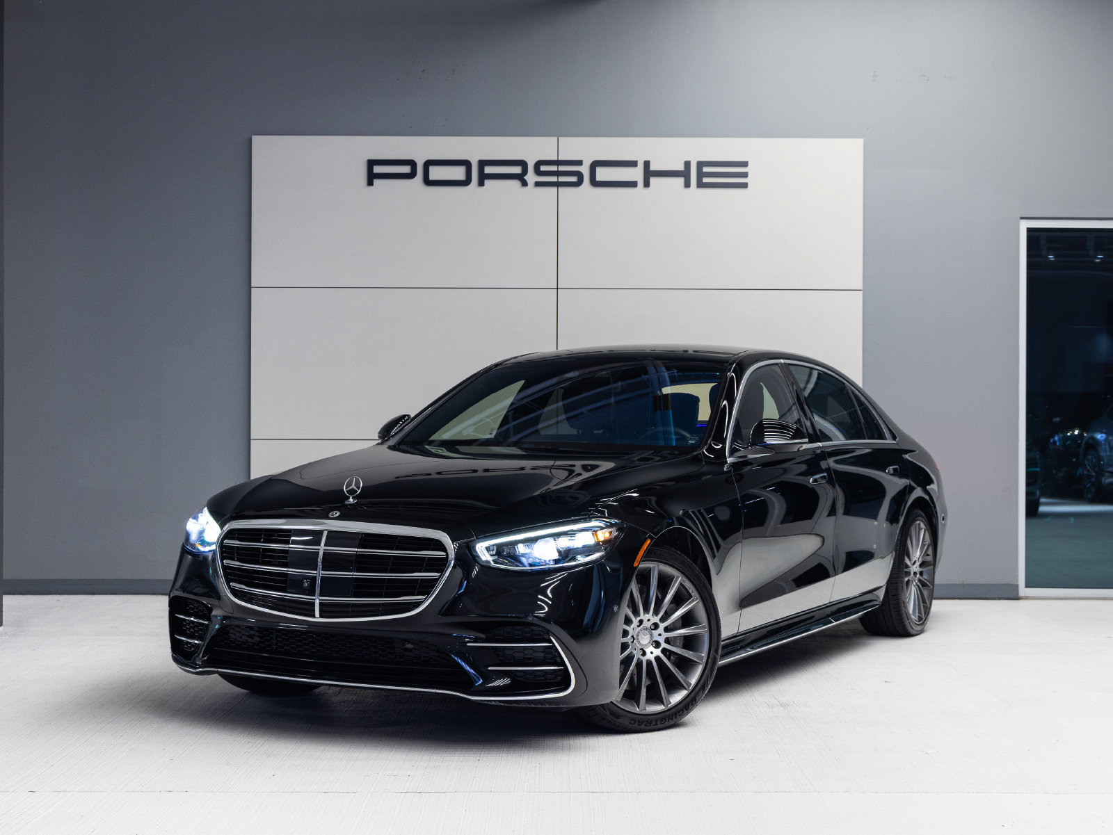 Used 2023 Mercedes-Benz S 580 4MATIC Sedan image 1