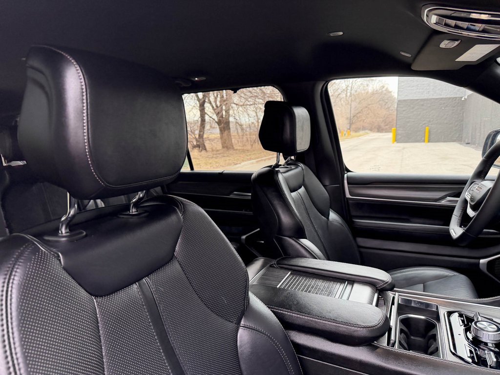 Used 2023 Jeep Wagoneer Series III w/ Convenience Group I image 29