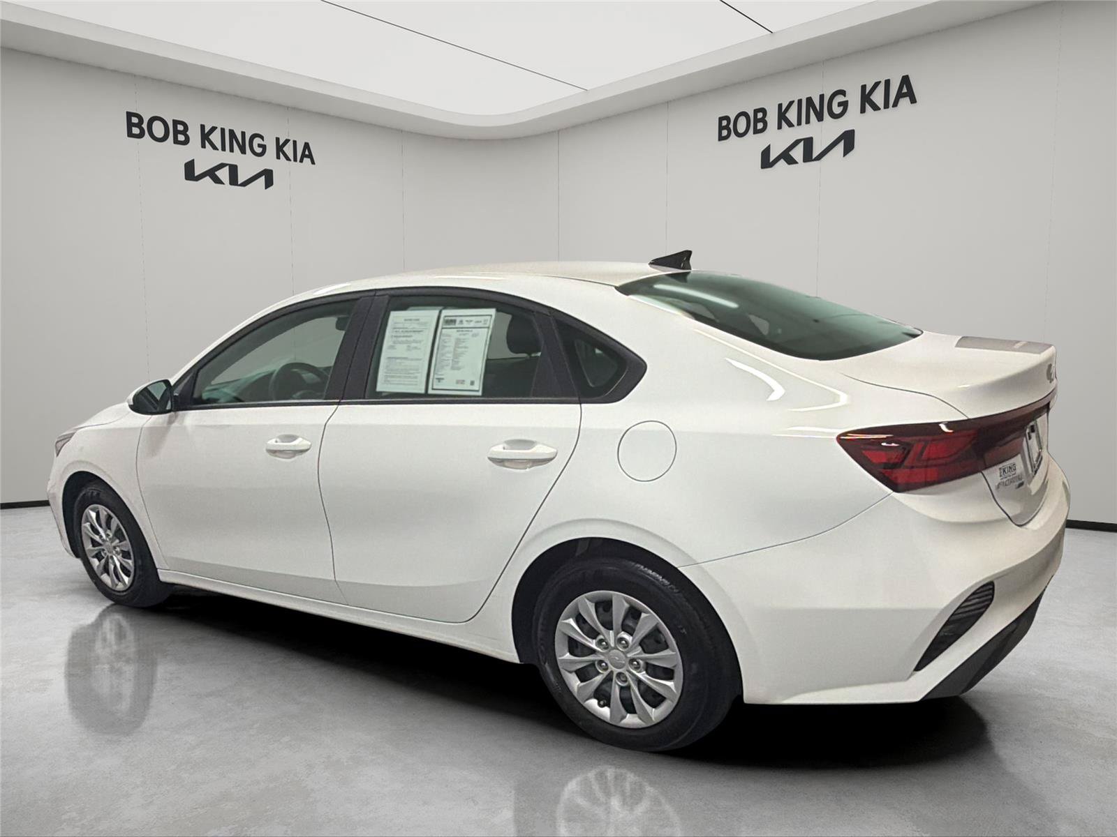 Used 2024 Kia Forte LX FWD image 3