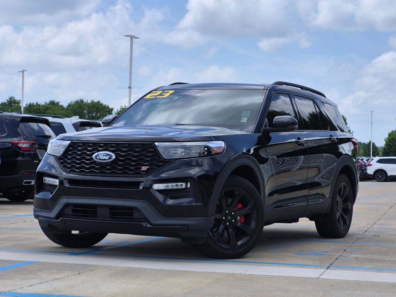 Used 2023 Ford Explorer ST w/ Equipment Group 401A AWD/4WD image 2