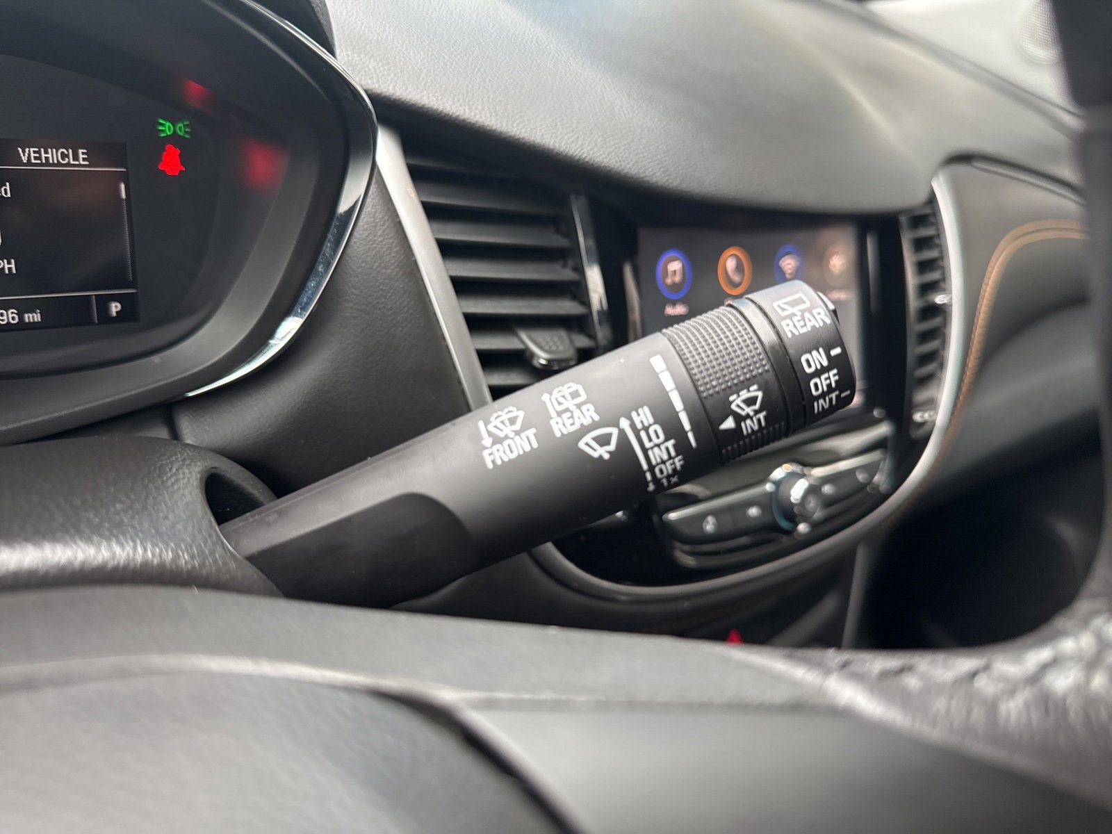 Used 2022 Chevrolet Trax LT w/ LT Convenience Package image 33