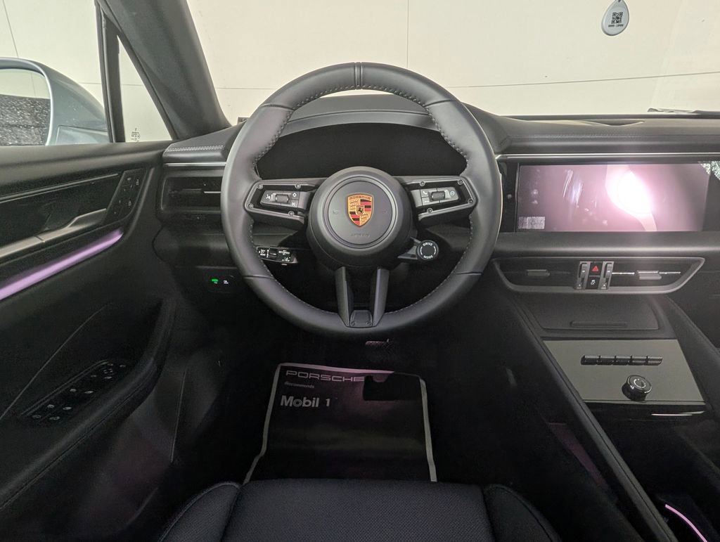 New 2026 Porsche Macan 4 Electric image 20