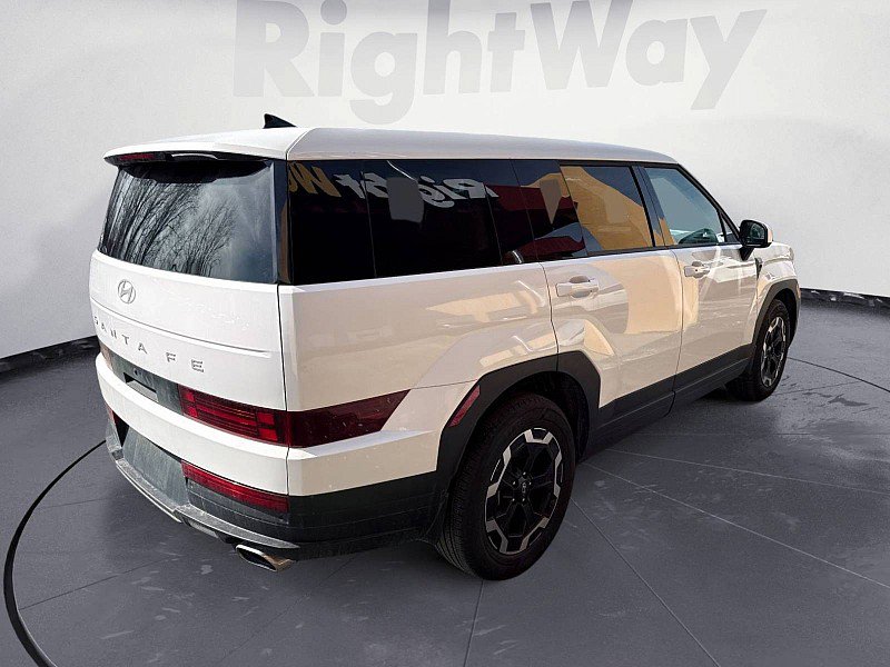 Used 2025 Hyundai Santa Fe SE image 5