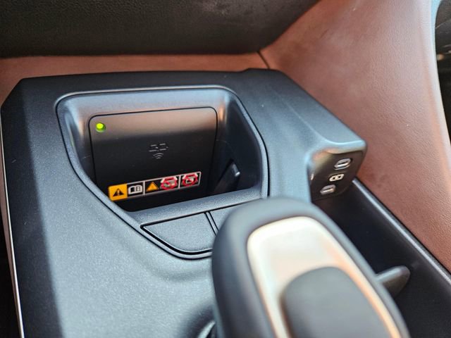 Used 2023 Toyota Crown Limited image 35