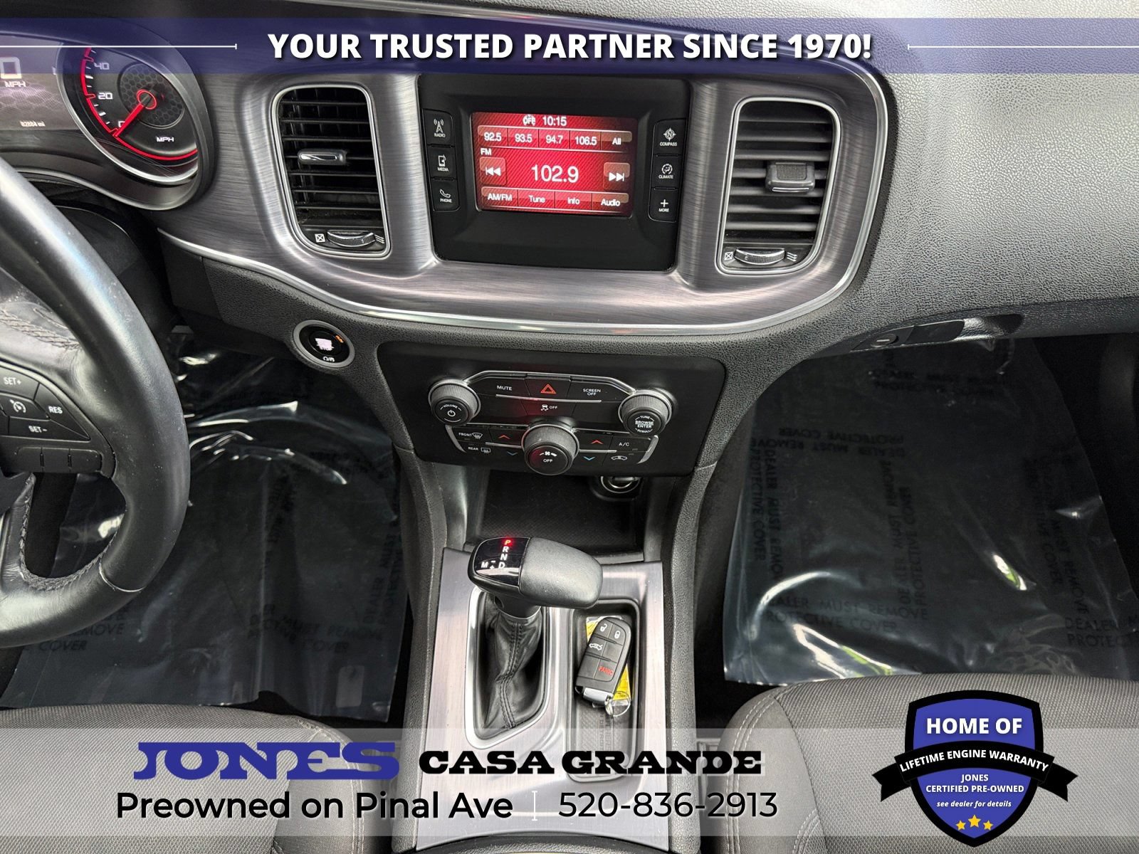 Used 2017 Dodge Charger SE RWD image 11