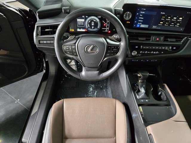 Certified 2023 Lexus ES 300h w/ Premium Package image 17