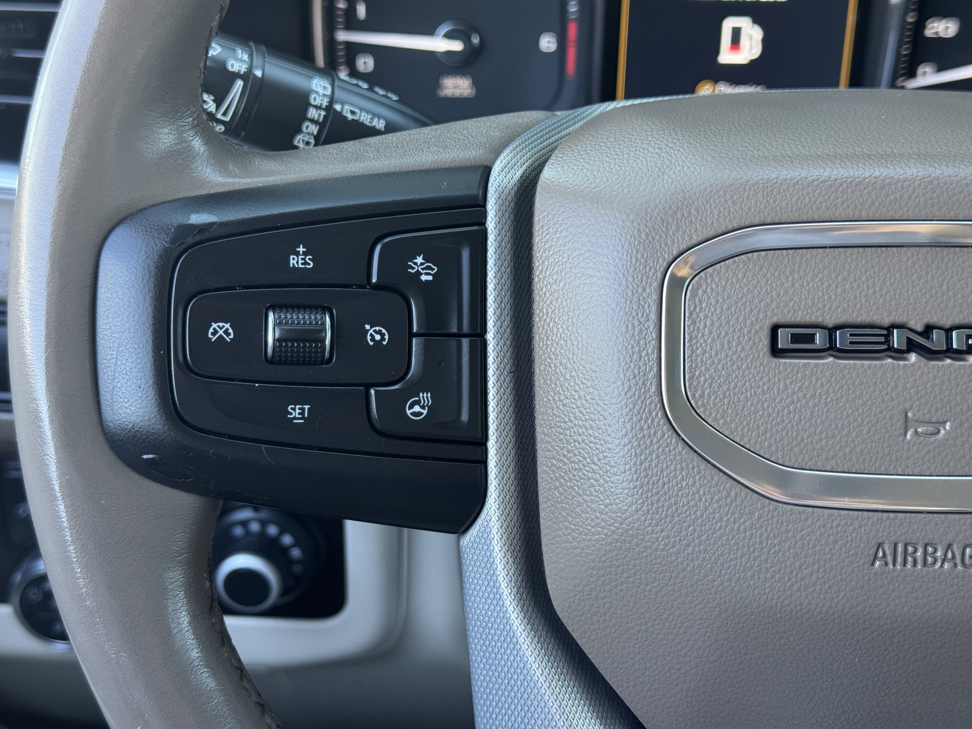 Certified 2021 GMC Yukon Denali image 32