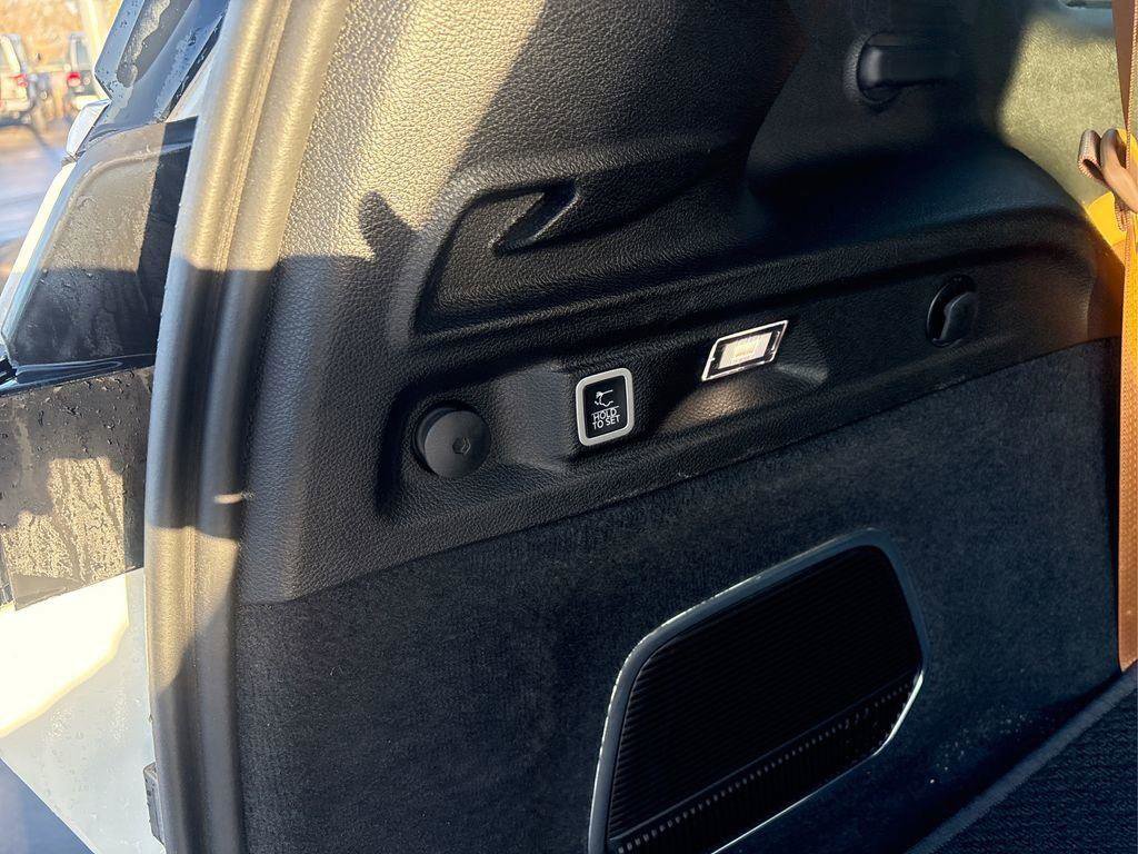 Used 2025 Jeep Grand Cherokee L Summit AWD/4WD image 22