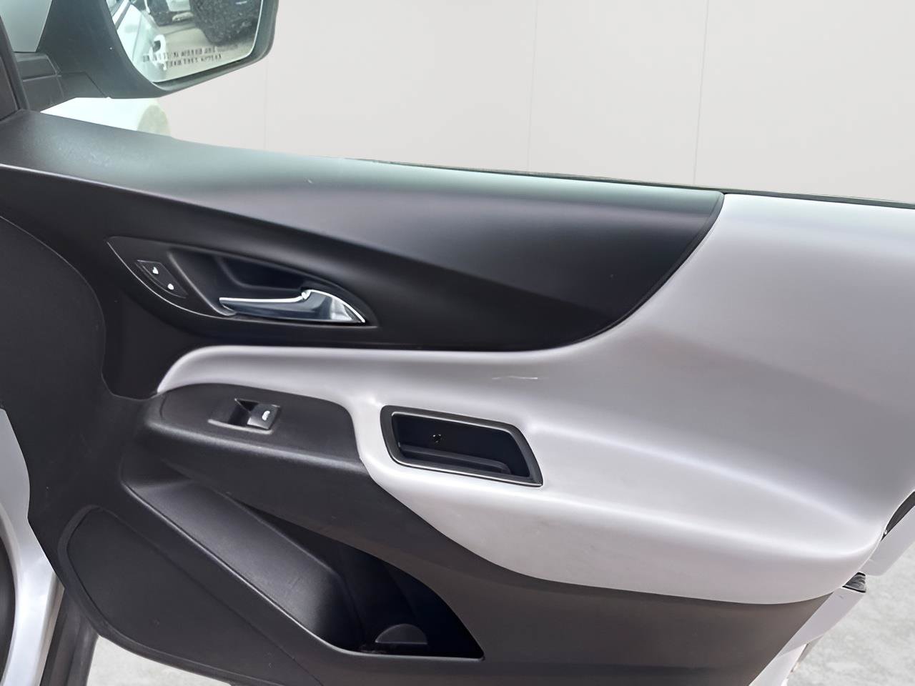 Used 2019 Chevrolet Equinox LT FWD image 12