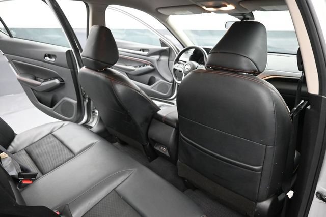 Used 2023 Nissan Altima 2.5 SR FWD image 15