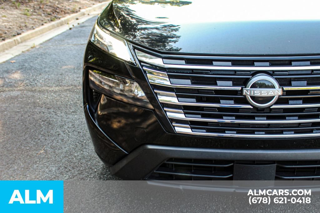 Used 2024 Nissan Rogue S AWD/4WD image 10