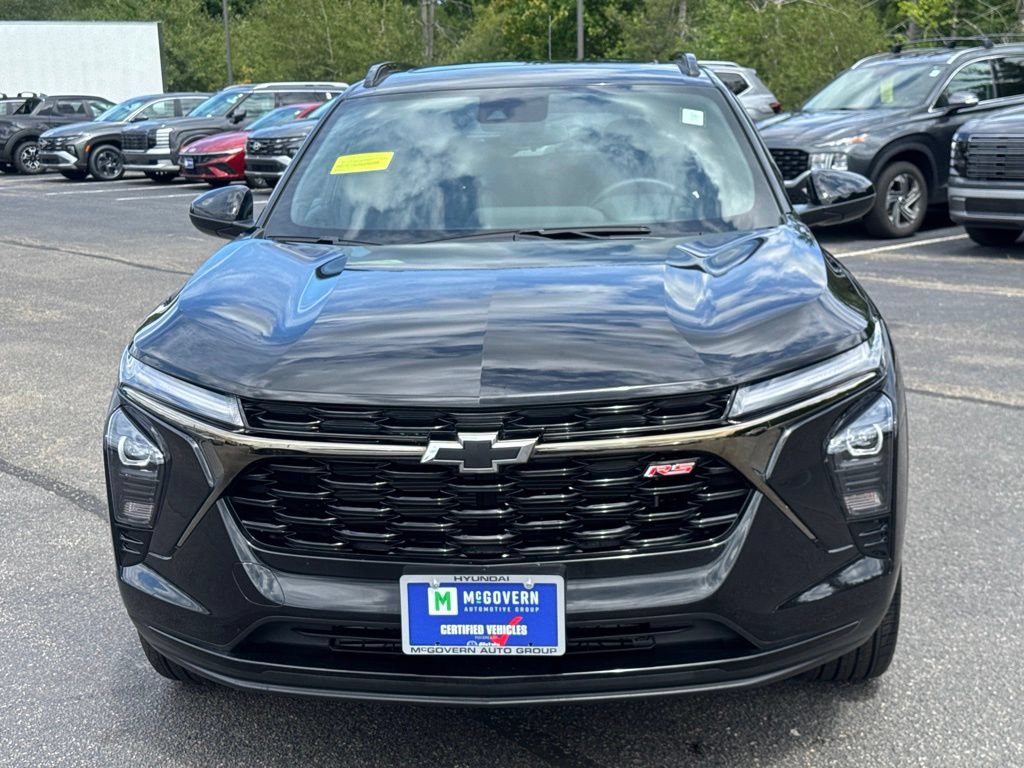 Used 2026 Chevrolet Trax RS w/ Sunroof Package FWD image 2