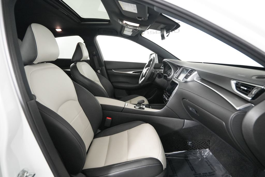 Used 2023 INFINITI QX55 Luxe w/ Cargo Package image 19