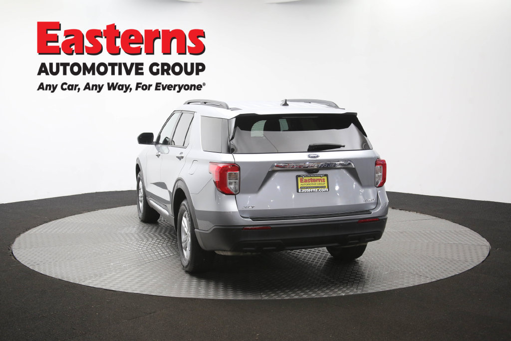 Used 2023 Ford Explorer XLT AWD/4WD image 38