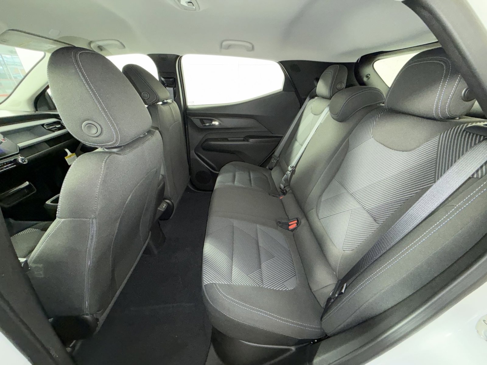 New 2027 Chevrolet Bolt LT w/ Comfort Package image 24