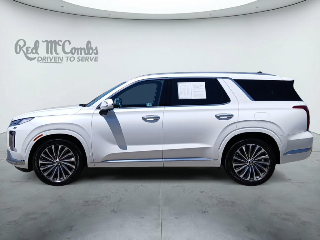 Used 2025 Hyundai Palisade Calligraphy FWD image 2