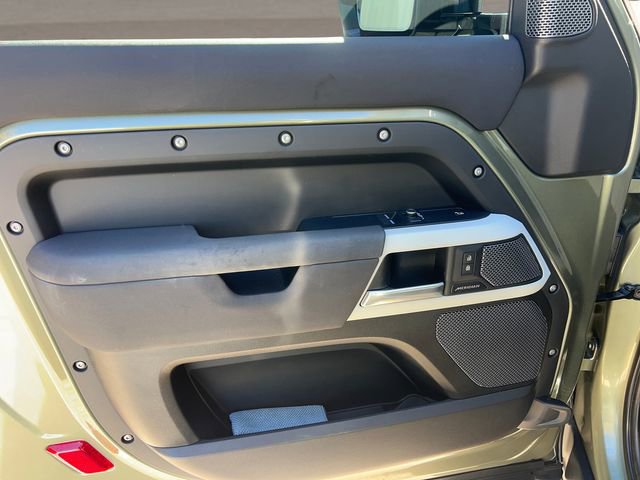 Used 2023 Land Rover Defender 90 S image 7