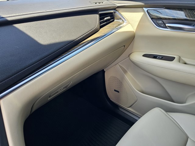 Used 2019 Cadillac XT5 FWD image 24